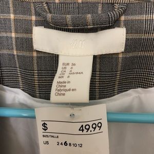 H&M Jackets & Coats - NEW w/ TAGS H&M Plaid Blazer H&M Jackets & Coats - NEW w/ TAGS H&M Plaid Blazer